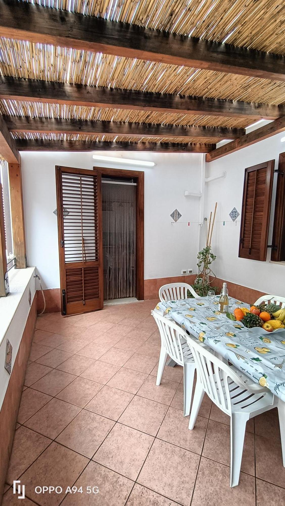Casa Vita In Centro Balestrate Exteriör bild
